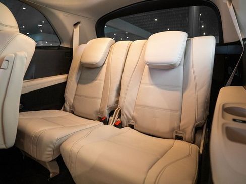 New 2026 Mercedes-Benz GLS 450 4MATIC image 35