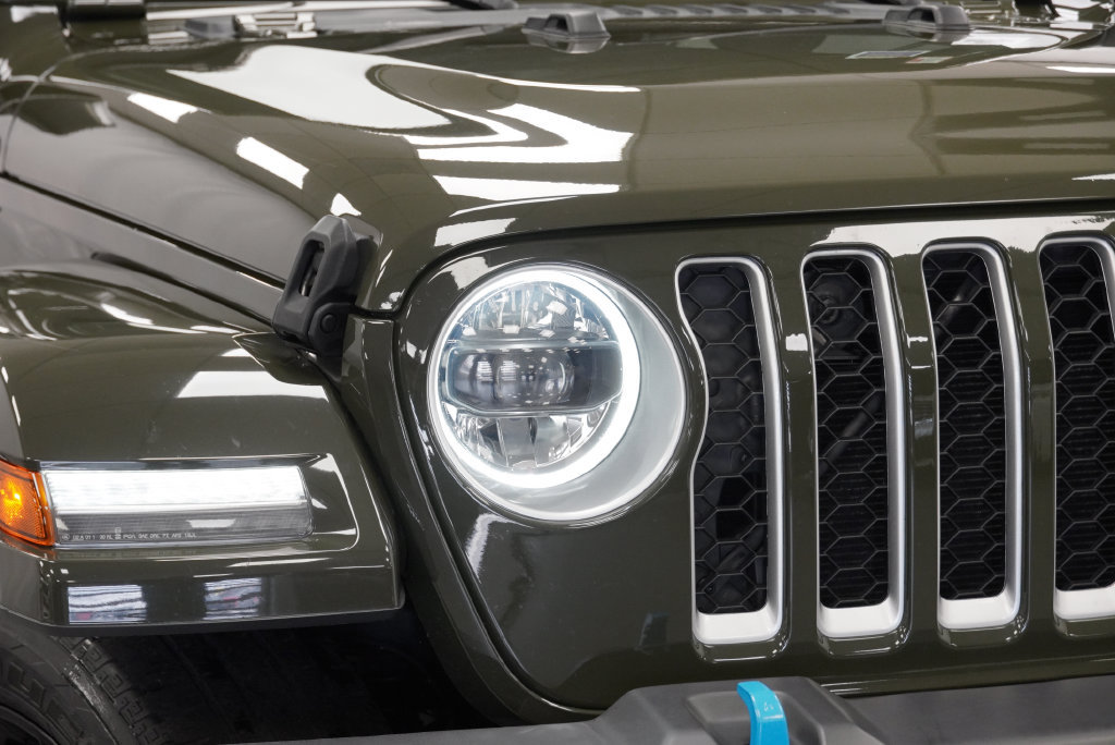 Used 2023 Jeep Wrangler Unlimited Sahara w/ Cold Weather Group AWD/4WD image 10