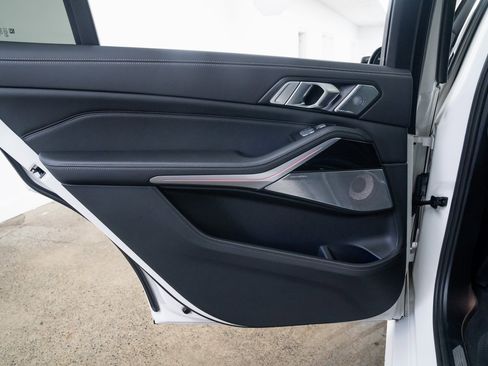 Used 2025 BMW ALPINA XB7 image 22