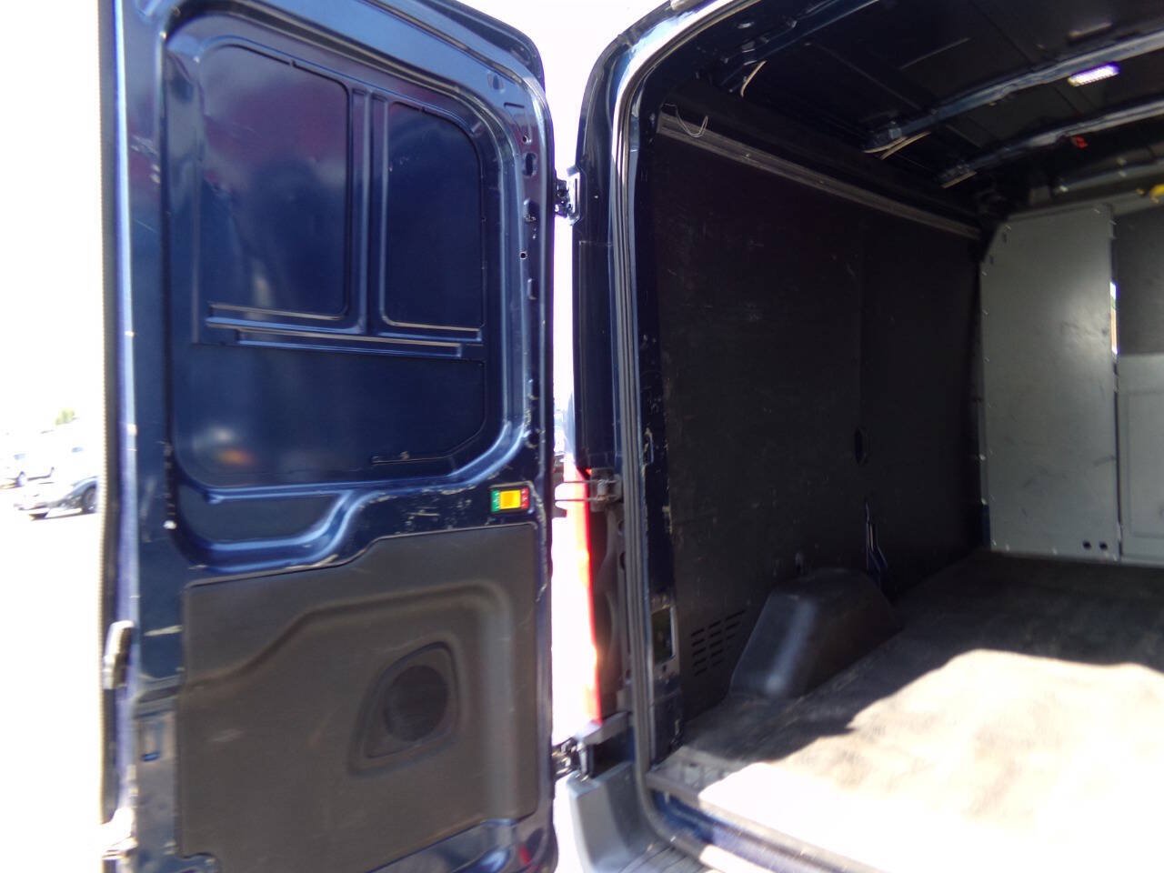 Used 2016 Ford Transit 250 130 Medium Roof RWD image 18
