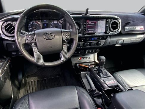 Used 2021 Toyota Tacoma TRD Sport w/ TRD Premium Sport Package AWD/4WD image 6