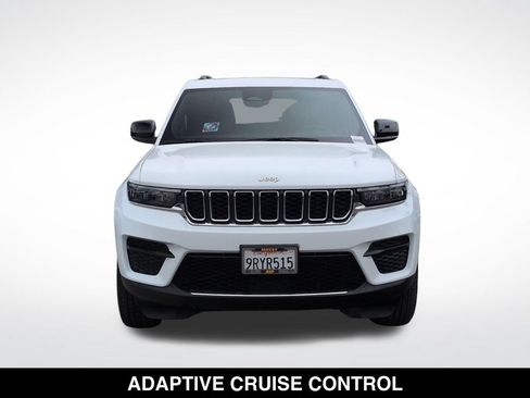 Used 2025 Jeep Grand Cherokee Laredo X AWD/4WD image 4