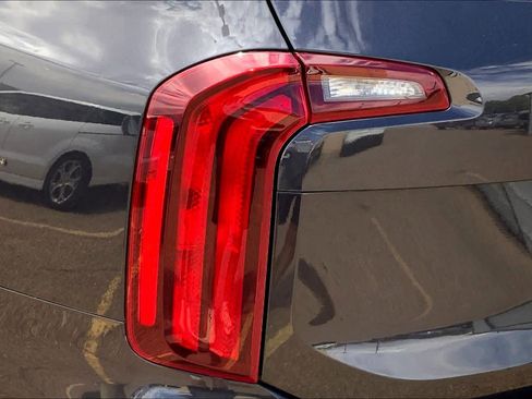 Used 2025 Kia Telluride S image 28
