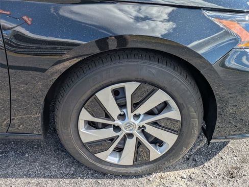 Used 2023 Nissan Altima 2.5 SV image 11