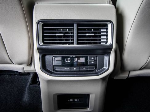 New 2026 Volkswagen Atlas SE FWD image 30