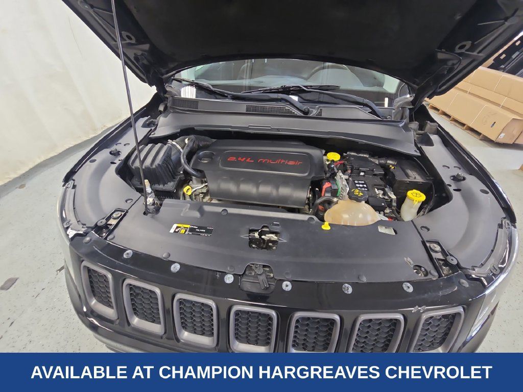 Used 2018 Jeep Compass Trailhawk AWD/4WD image 39
