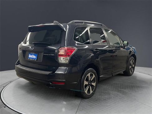 Used 2018 Subaru Forester 2.5i Premium image 5