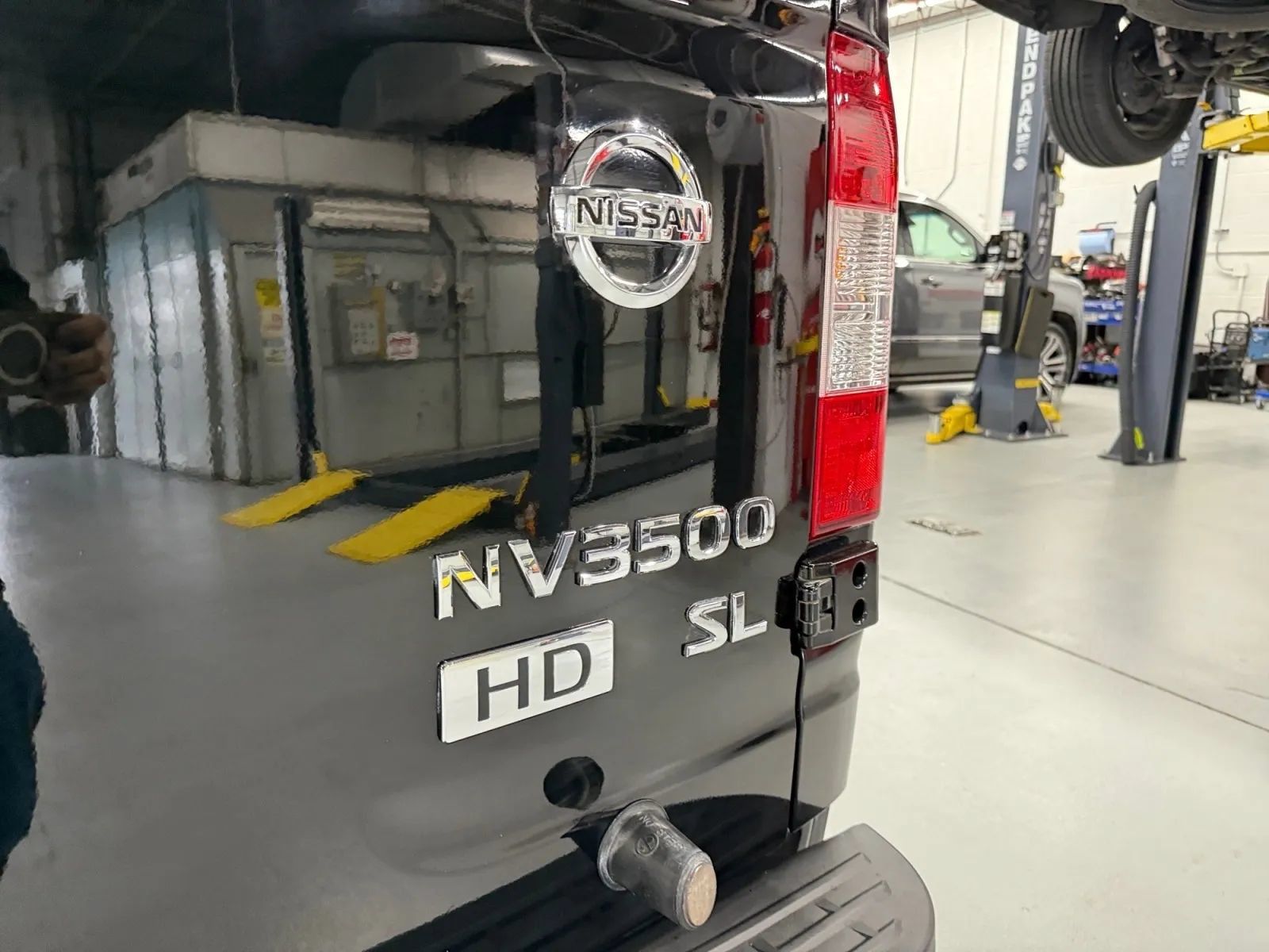 Used 2015 Nissan NV 3500 SL w/ Technology Package RWD image 44