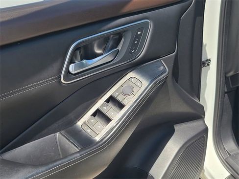 Used 2021 Nissan Rogue Platinum image 21