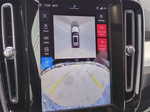 New 2026 Volvo XC40 B5 Ultra w/ Protection Package Premier image 29