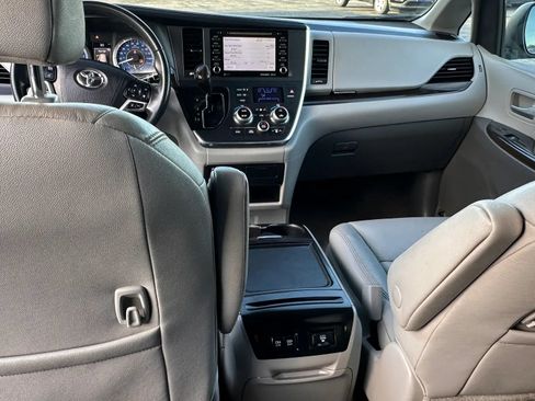 Used 2019 Toyota Sienna XLE w/ Protection Package FWD image 16