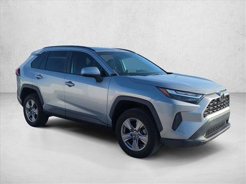 Certified 2022 Toyota RAV4 XLE FWD image 3