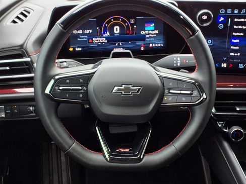 Used 2024 Chevrolet Traverse RS image 40