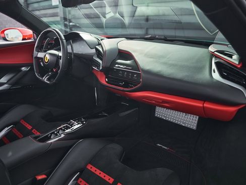 Used 2022 Ferrari SF90 Spider image 46