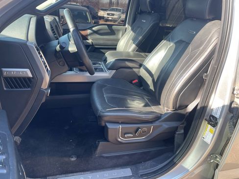Used 2016 Ford F150 Platinum w/ Equipment Group 701A Luxury AWD/4WD image 17