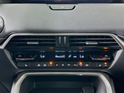 Used 2024 MAZDA CX-90 Plug-In Hybrid w/ Premium Pkg AWD/4WD image 24