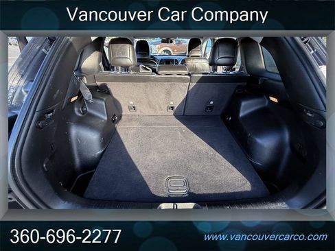 Used 2019 Jeep Cherokee Latitude Plus w/ Cold Weather Group image 15