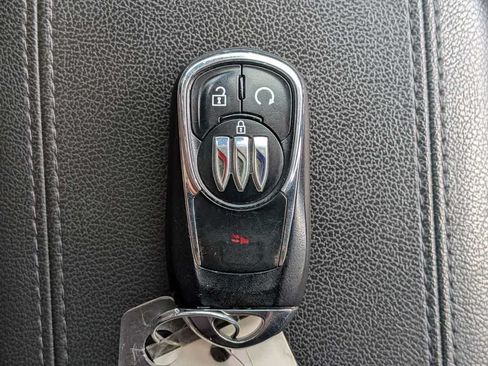 Used 2025 Buick Encore GX Sport Touring AWD/4WD image 38