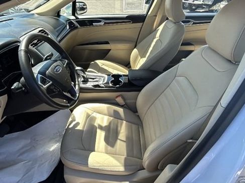 Used 2016 Ford Fusion Energi SE FWD image 17