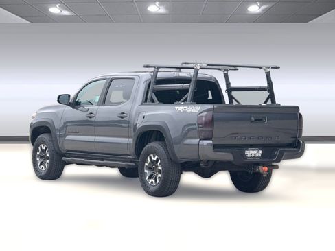 Used 2021 Toyota Tacoma TRD Off-Road w/ Technology Package AWD/4WD image 3