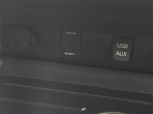 Used 2019 Toyota Tundra Platinum image 27