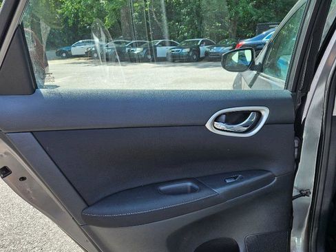 Used 2015 Nissan Sentra SV image 18