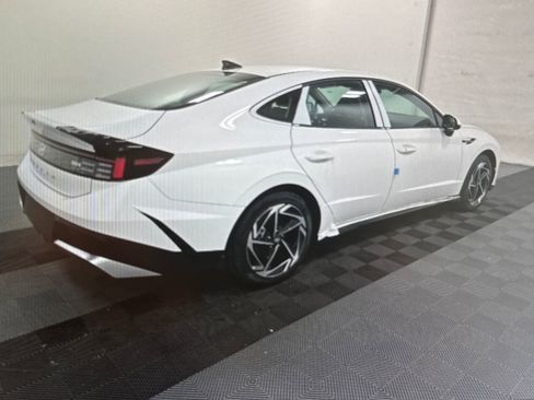 Used 2026 Hyundai Sonata SEL FWD image 2