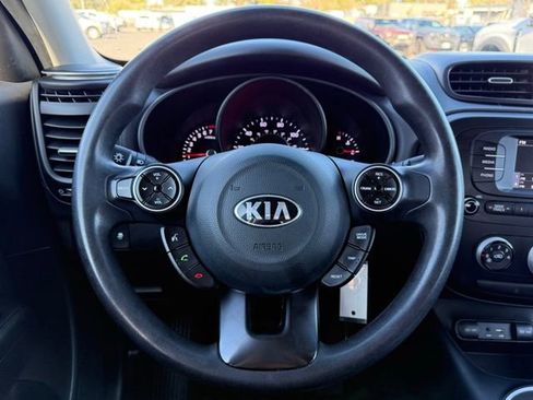 Used 2017 Kia Soul FWD image 18