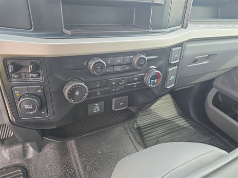 Used 2024 Ford F250 XL image 24