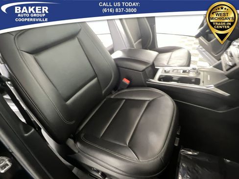 Used 2022 Ford Explorer XLT w/ Equipment Group 202A image 28