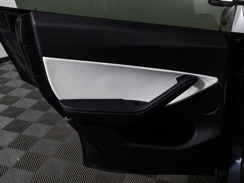 Used 2020 Tesla Model Y Long Range image 35