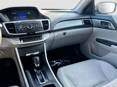 Used 2013 Honda Accord LX image 23