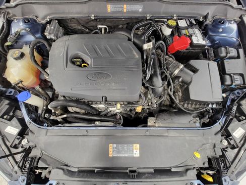 Used 2018 Ford Fusion SE w/ Fusion SE Technology Package image 9