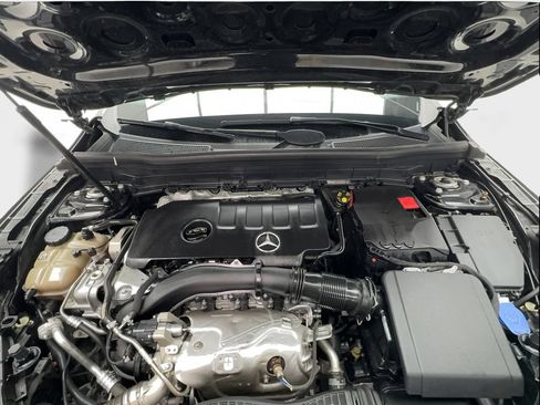 Used 2023 Mercedes-Benz GLB 250 image 17