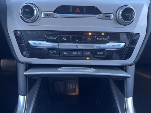 Certified 2022 Ford Explorer XLT w/ Equipment Group 202A image 9