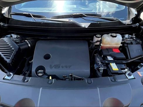 Used 2023 Chevrolet Traverse LT image 13