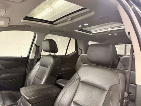 Used 2019 Chevrolet Traverse Premier w/ Redline Edition AWD/4WD image 11