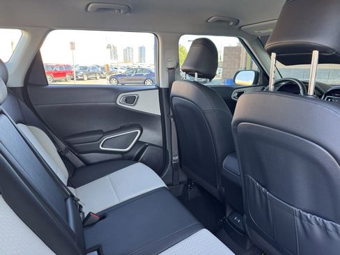 Used 2023 Kia Soul GT-Line image 37