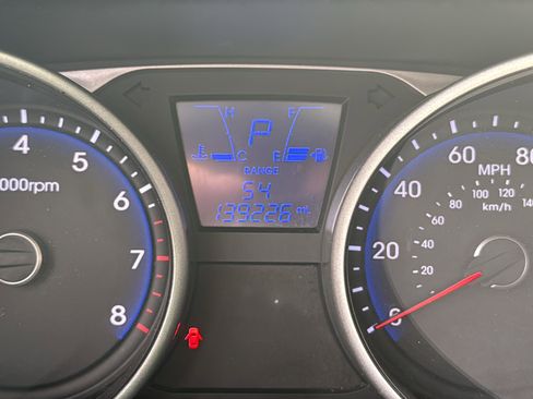 Used 2012 Hyundai Tucson GLS image 12