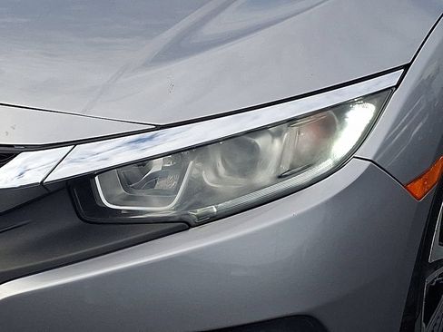 Used 2018 Honda Civic EX-T image 10