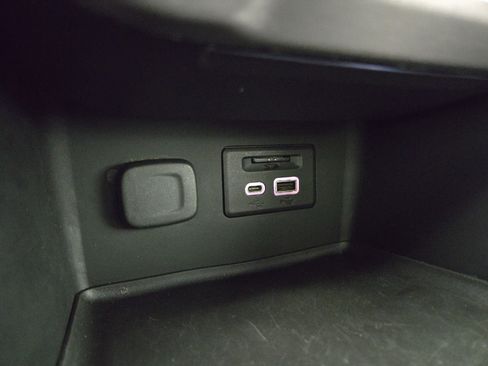 Certified 2021 GMC Acadia AT4 w/ GMC Pro Grade Package image 29