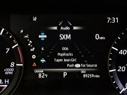Used 2021 Toyota Highlander XLE FWD image 16