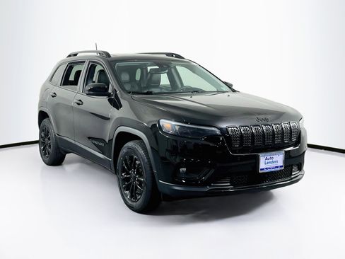 Used 2023 Jeep Cherokee Altitude Lux w/ Lux Elite Package AWD/4WD image 3