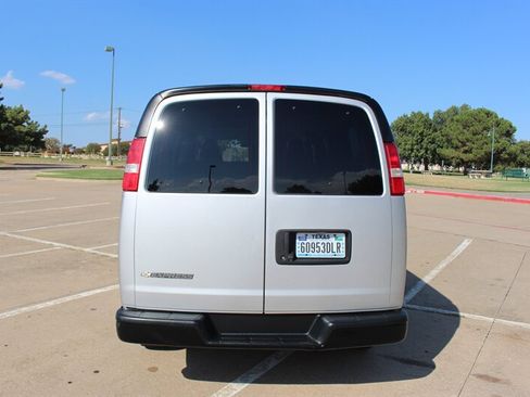 Used 2019 Chevrolet Express 2500 LS w/ Driver Convenience Package RWD image 4