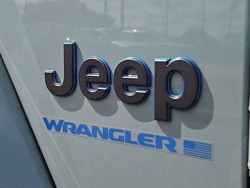 Used 2024 Jeep Wrangler Unlimited AWD/4WD image 28