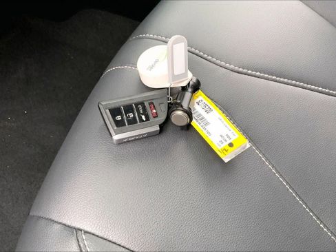 Used 2025 Acura RDX image 14