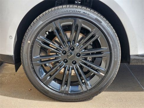 New 2026 Land Rover Range Rover SE image 7