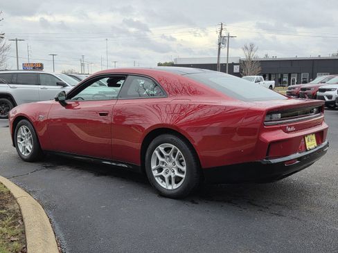 New 2025 Dodge Charger Daytona R/T w/ Sun & Sound Package image 5