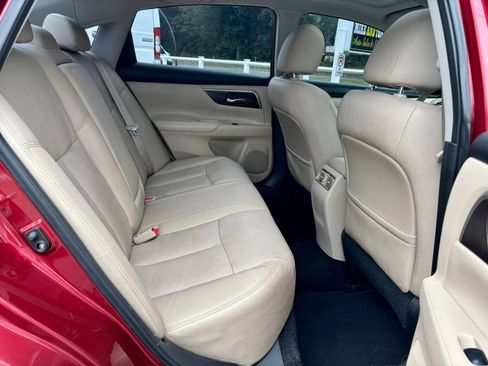 Used 2015 Nissan Altima 3.5 SL FWD image 16