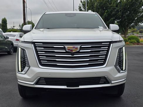 Used 2025 Cadillac Escalade ESV Premium Luxury Platinum AWD/4WD image 9